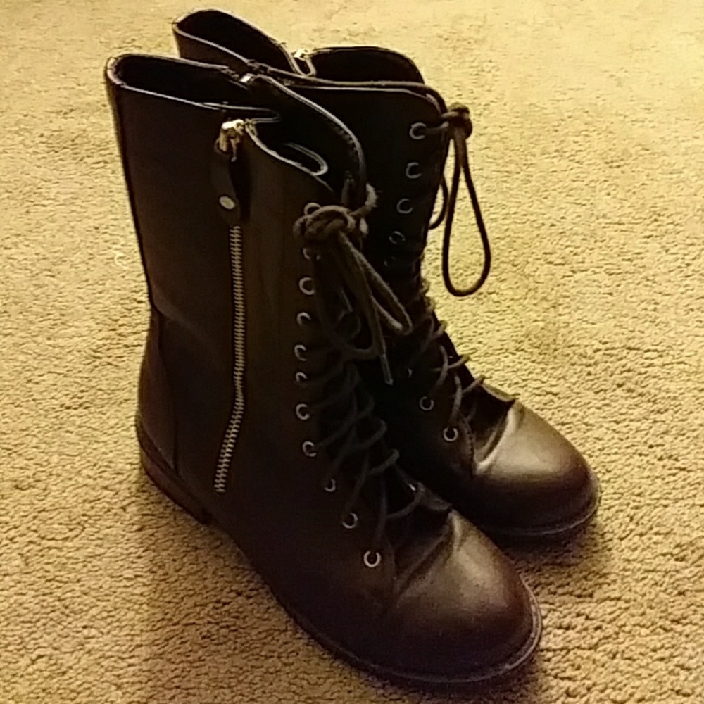 Brown lace up plus double zipper boots